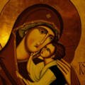 Orar y meditar en silencio te conecta con  Dios
